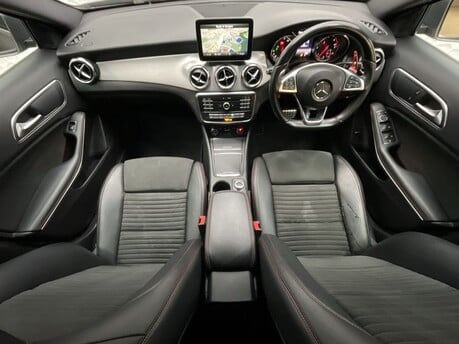 Mercedes-Benz GLA GLA 220 D 4MATIC AMG LINE 17