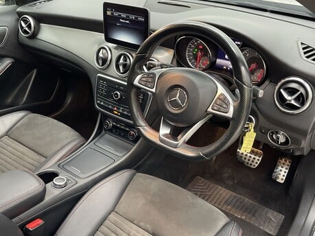 Mercedes-Benz GLA GLA 220 D 4MATIC AMG LINE PREMIUM 10