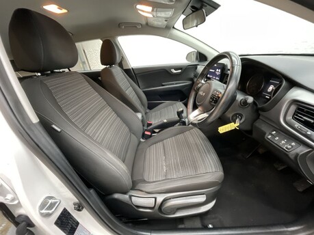 Kia Stonic 2 9