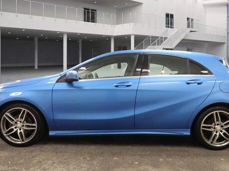 Mercedes-Benz A Class A 180 D AMG LINE 9