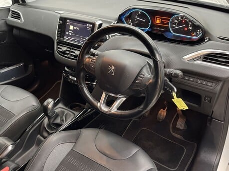 Peugeot 2008 BLUE HDI S/S ALLURE 10