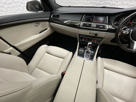 BMW 5 Series 520D M SPORT GRAN TURISMO 15