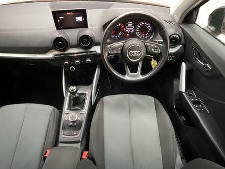 Audi Q2 TFSI SE 13