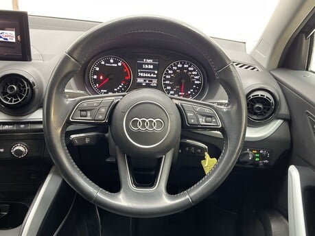 Audi Q2 TFSI SE 18