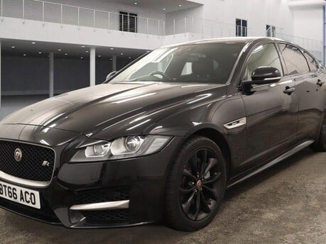 Jaguar XF R-SPORT 8