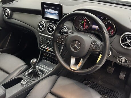 Mercedes-Benz GLA GLA 200 D SE 10