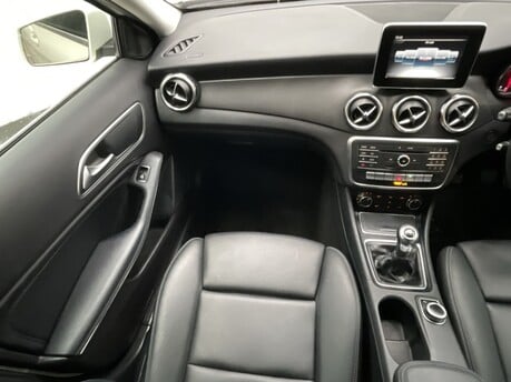 Mercedes-Benz GLA GLA 200 D SE 15