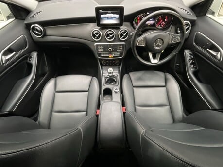 Mercedes-Benz GLA GLA 200 D SE 17