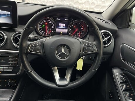 Mercedes-Benz GLA GLA 200 D SE 18