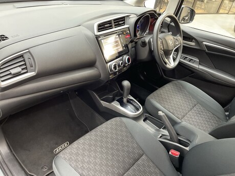 Honda Jazz I-VTEC SE NAVI 11