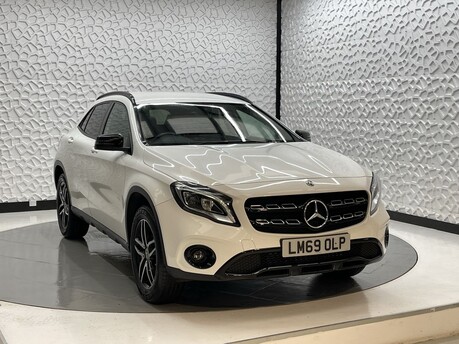 Mercedes-Benz GLA GLA 180 URBAN EDITION