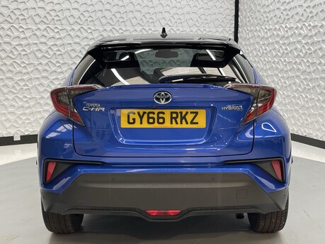 Toyota C-HR DYNAMIC 6