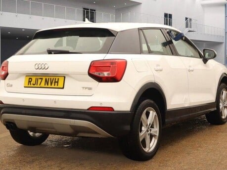 Audi Q2 TFSI SPORT 10