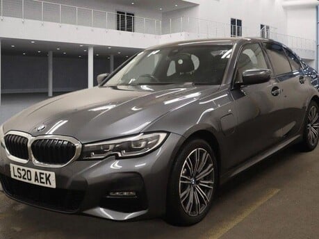 BMW 3 Series 330E M SPORT PHEV 8