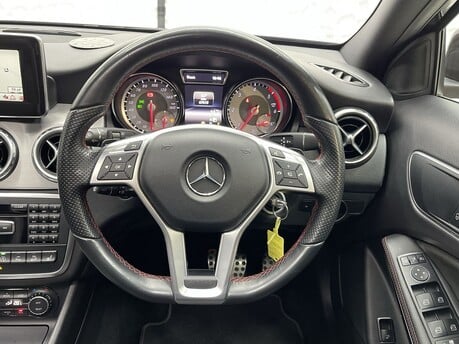 Mercedes-Benz GLA GLA220 CDI 4MATIC AMG LINE PREMIUM PLUS 19