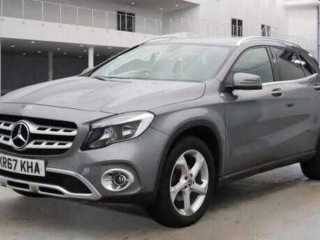 Mercedes-Benz GLA GLA 200 D SPORT 7