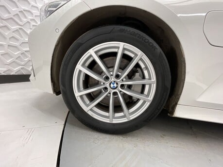 BMW 3 Series 330E SE PRO 41