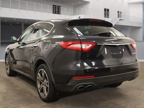 Maserati Levante D V6 8