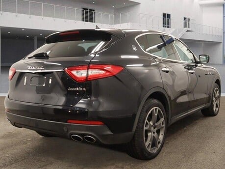 Maserati Levante D V6 10