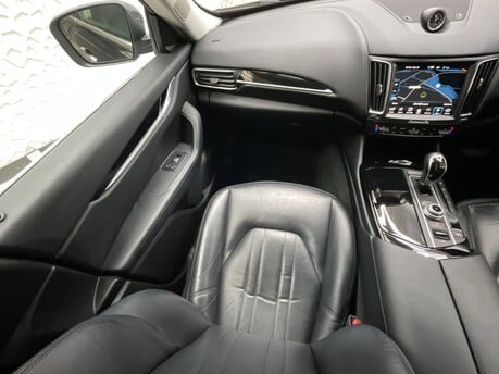 Maserati Levante D V6 15