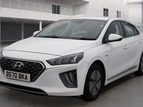 Hyundai IONIQ PREMIUM MHEV 8