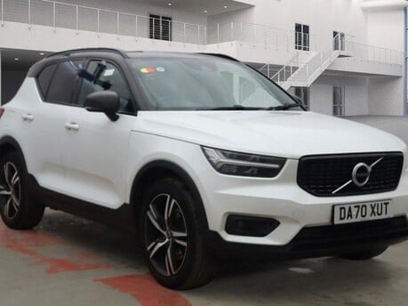 Volvo XC40 RECHARGE T4 R-DESIGN