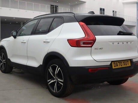 Volvo XC40 RECHARGE T4 R-DESIGN 10