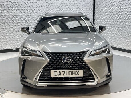 Lexus Ux 300E 2