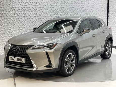 Lexus Ux 300E 3