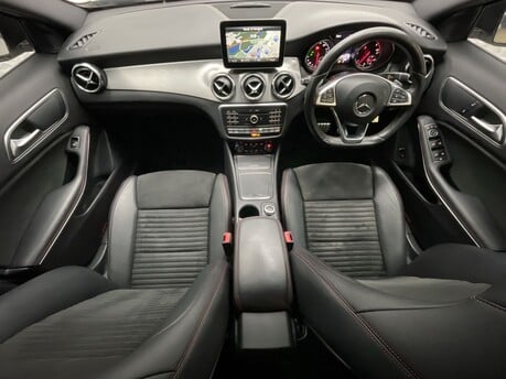 Mercedes-Benz GLA GLA 220 D 4MATIC AMG LINE PREMIUM 17