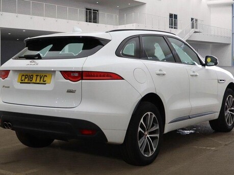 Jaguar F-Pace R-SPORT AWD 8