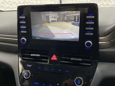 Hyundai IONIQ SE CONNECT MHEV 25