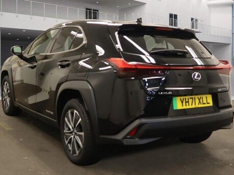 Lexus Ux 300E 8