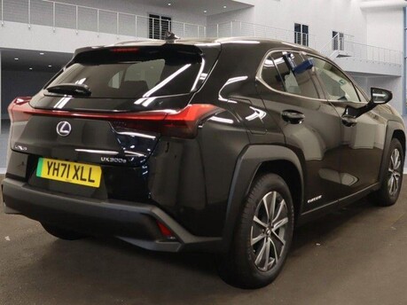 Lexus Ux 300E 10