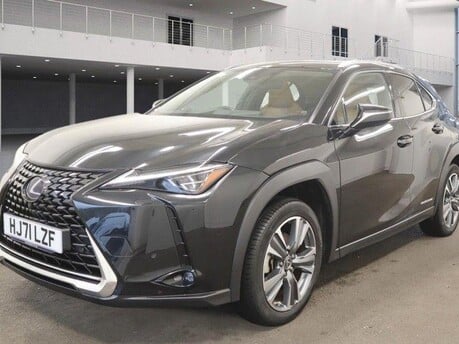 Lexus Ux 300E 7