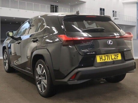 Lexus Ux 300E 8