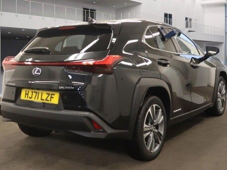 Lexus Ux 300E 10