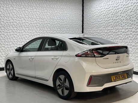 Hyundai IONIQ FIRST EDITION MHEV 5