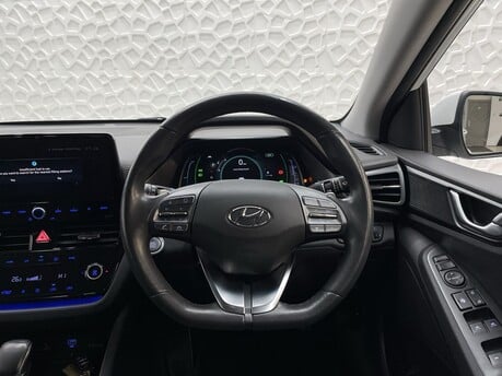 Hyundai IONIQ FIRST EDITION MHEV 18