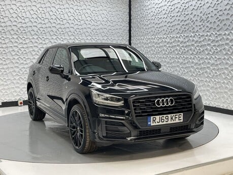 Audi Q2 TDI BLACK EDITION 1