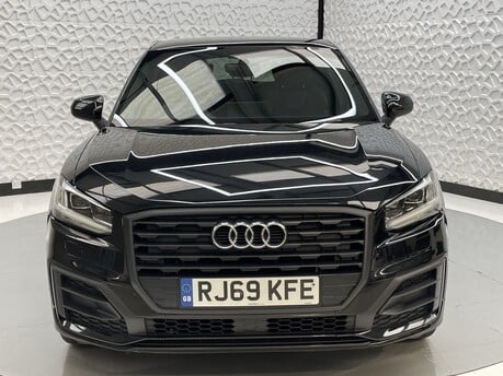 Audi Q2 TDI BLACK EDITION 2