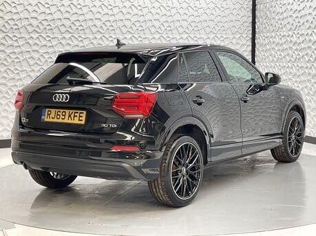 Audi Q2 TDI BLACK EDITION 7