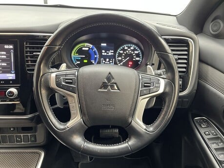 Mitsubishi Outlander PHEV DYNAMIC 18