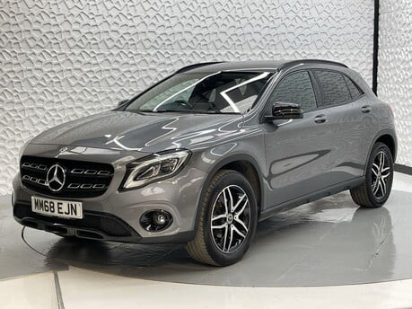 Mercedes-Benz GLA GLA 180 URBAN EDITION 3