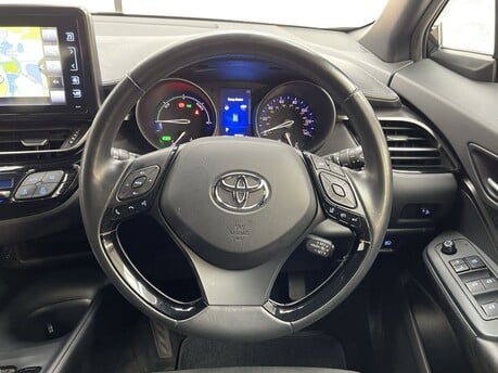 Toyota C-HR ICON 18