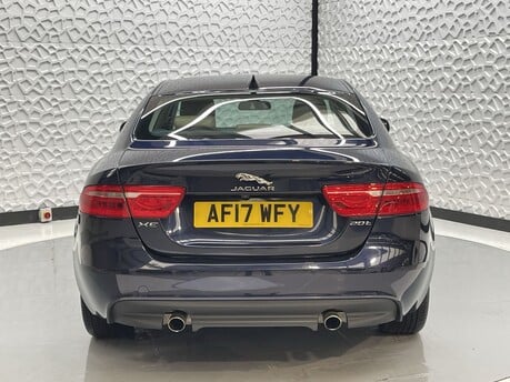 Jaguar XE PRESTIGE INGENIUM 6