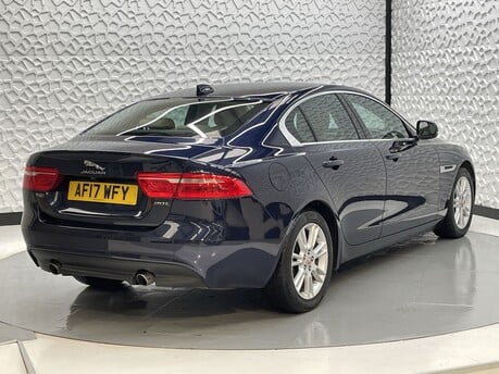 Jaguar XE PRESTIGE INGENIUM 7