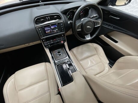 Jaguar XE PRESTIGE INGENIUM 14