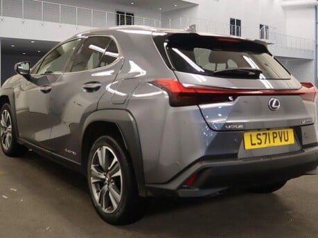 Lexus Ux 300E 10