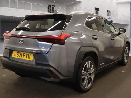 Lexus Ux 300E 11